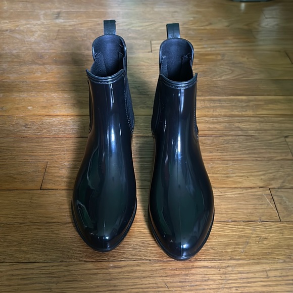 Rain boots - Picture 1 of 2